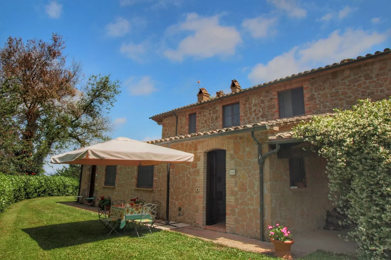 Il Capitello-Exterior summer