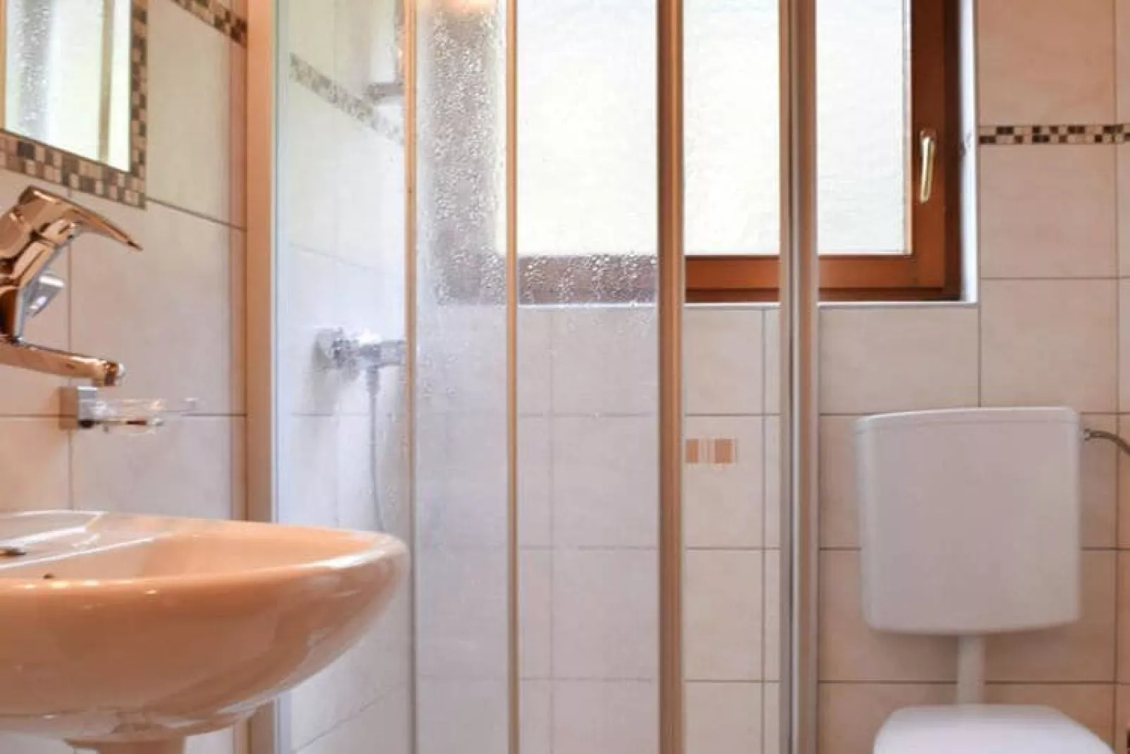 FeWo Kleinpötting Hüttau-Bathroom