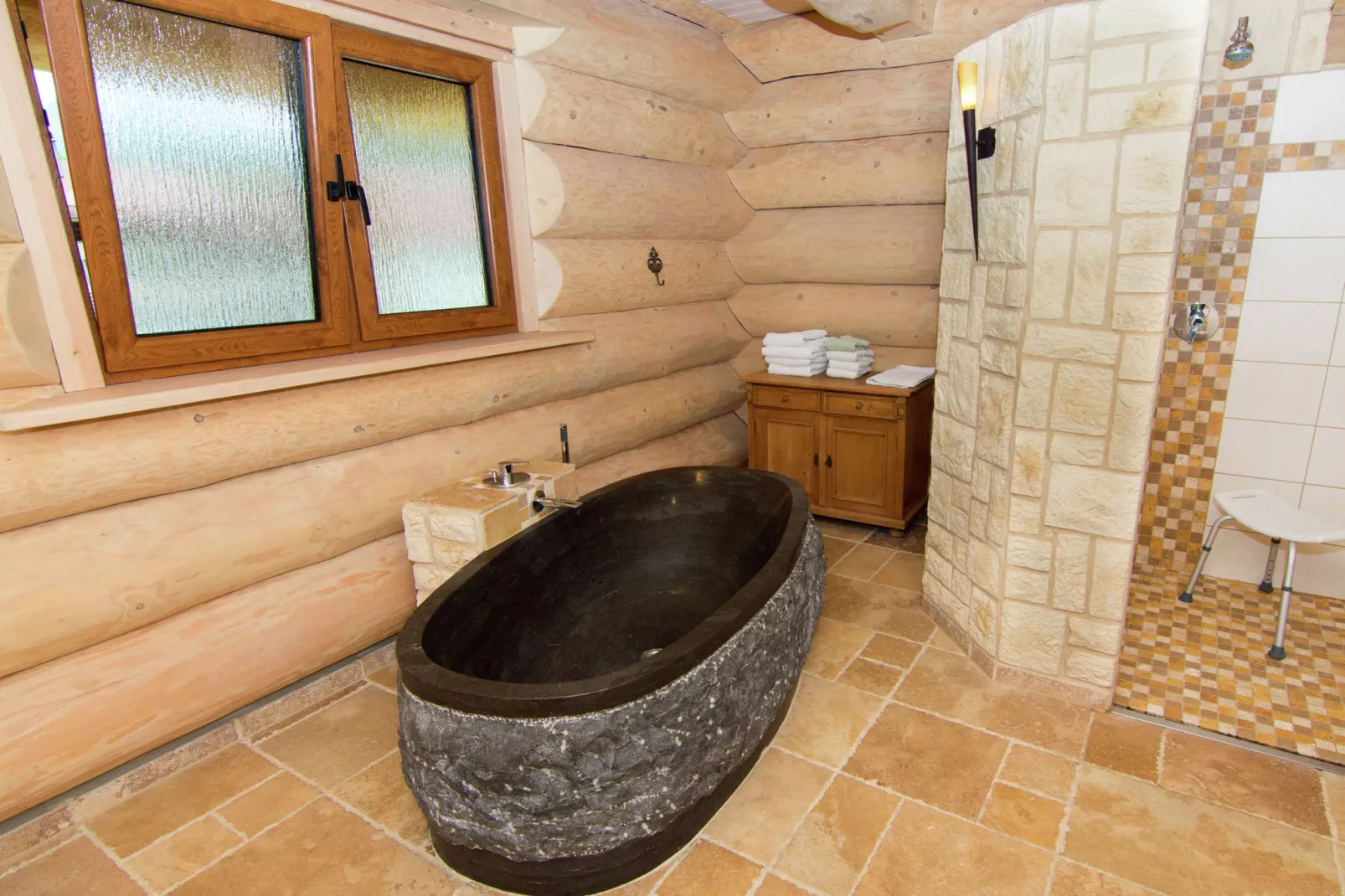 Haus in den Alpen-Bathroom