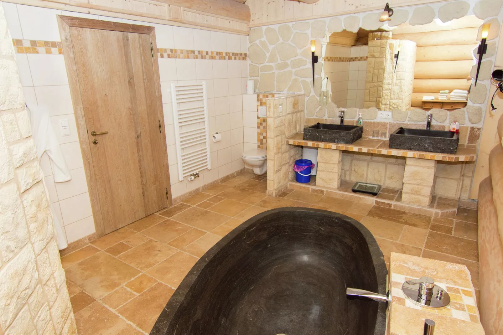 Haus in den Alpen-Bathroom