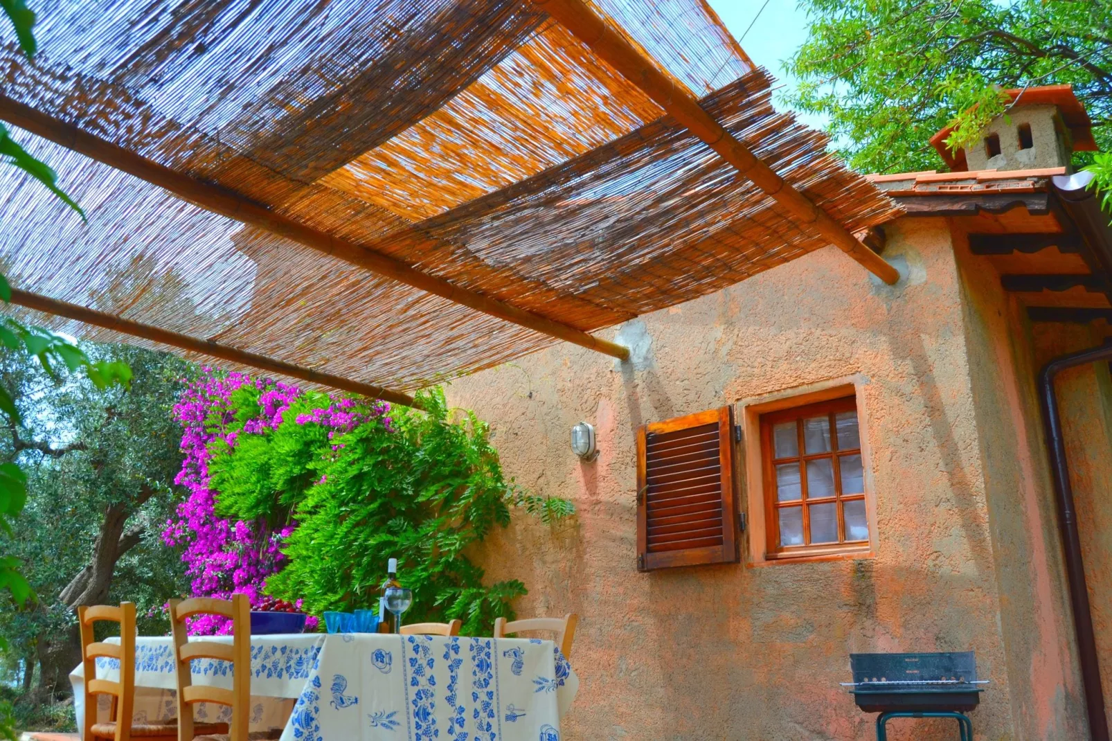 Le Cannelle-Terrace balcony