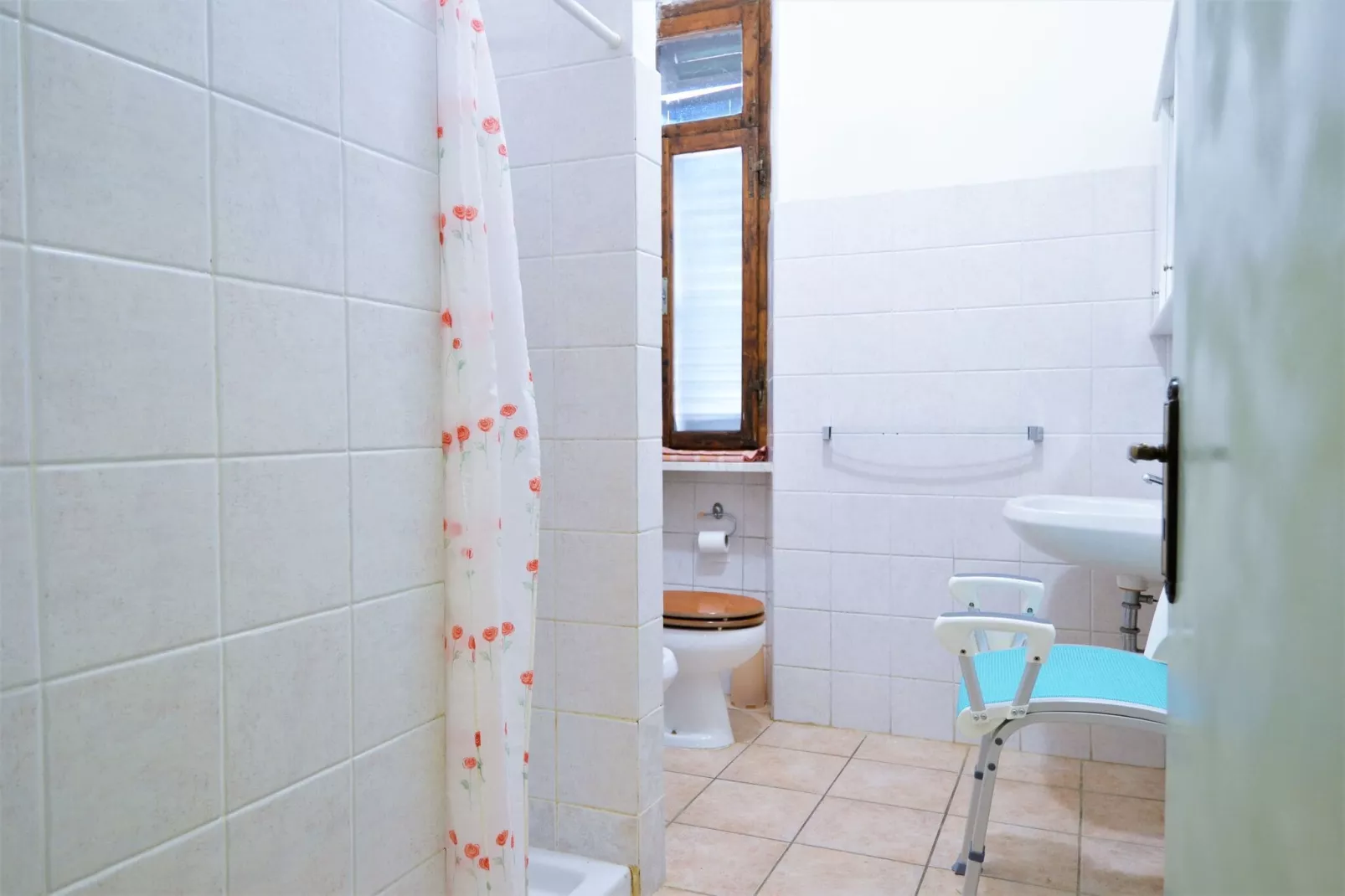 Betty-Bathroom