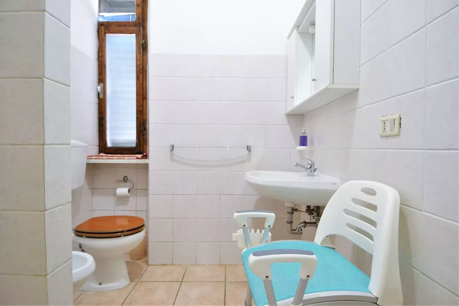 Betty-Bathroom