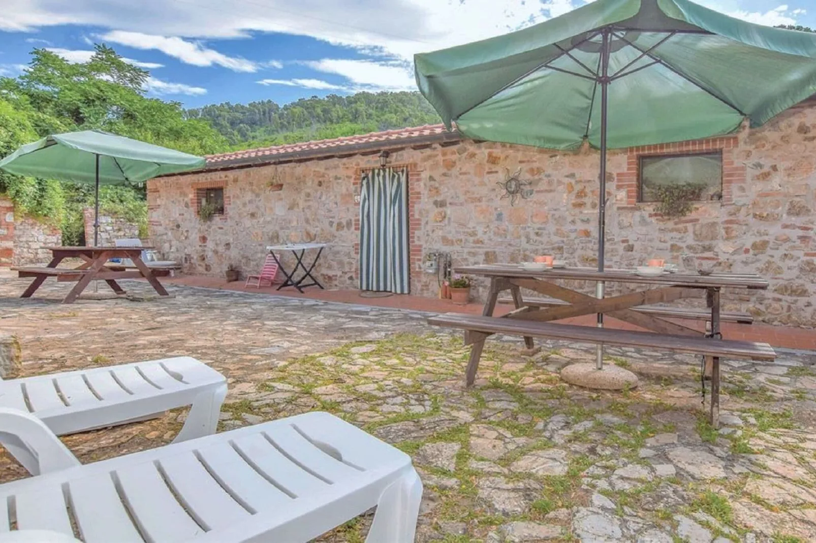 Itaca-Exterior summer