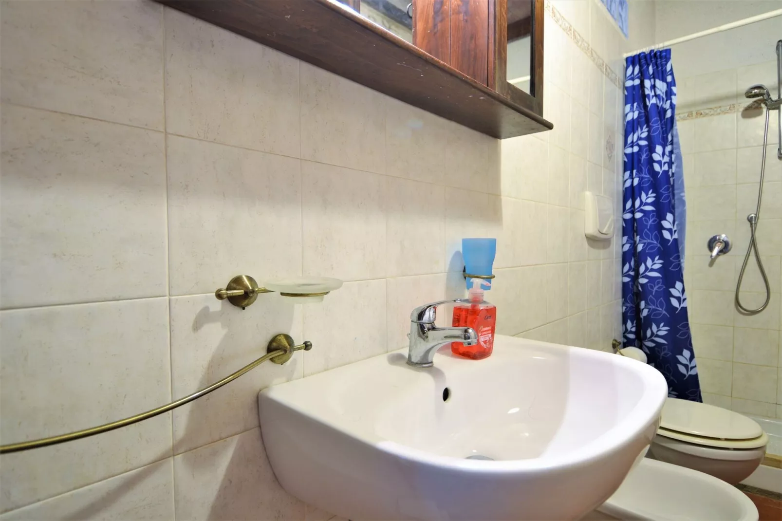 Stella-Bathroom