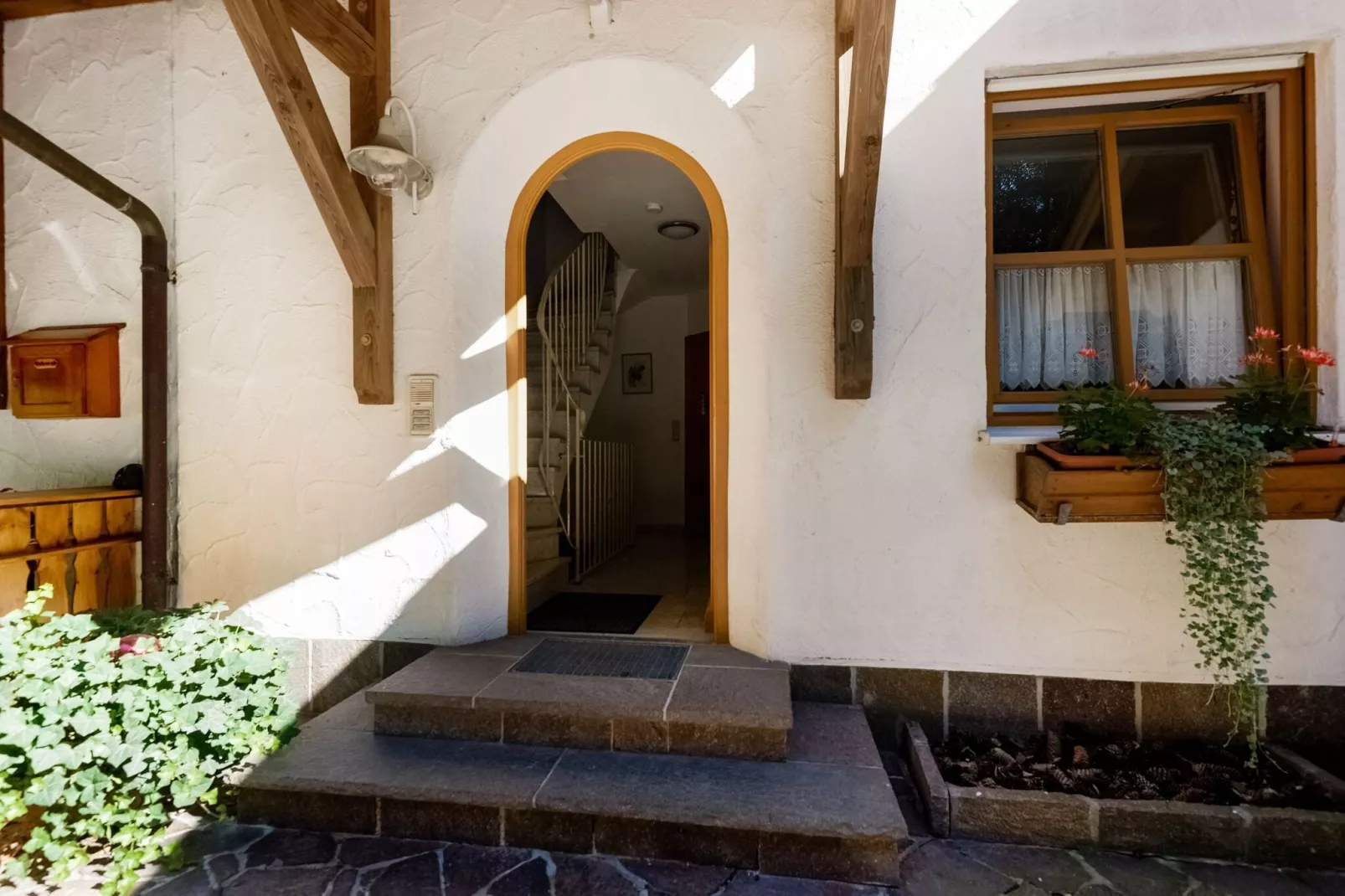 Schönau am Königssee-Hall & reception