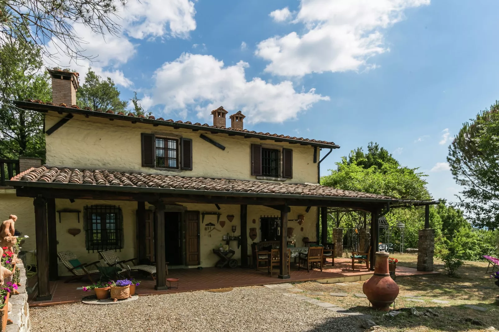 Monte Amiata-Exterior summer