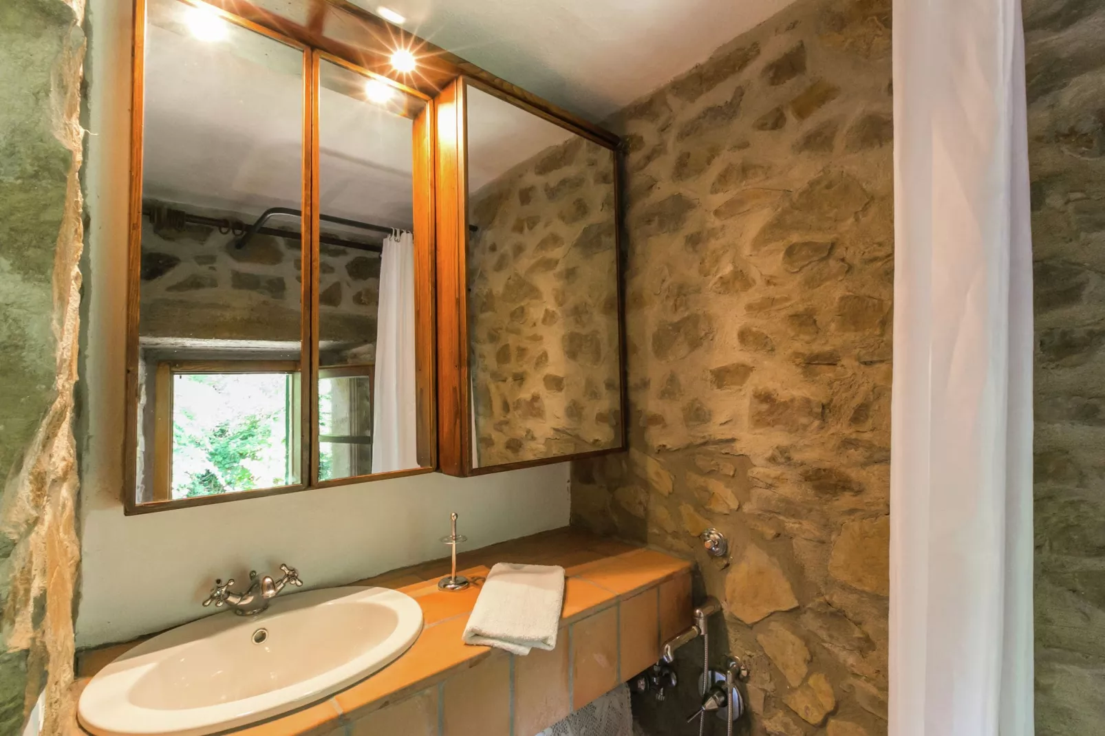 Santa Fiora-Bathroom