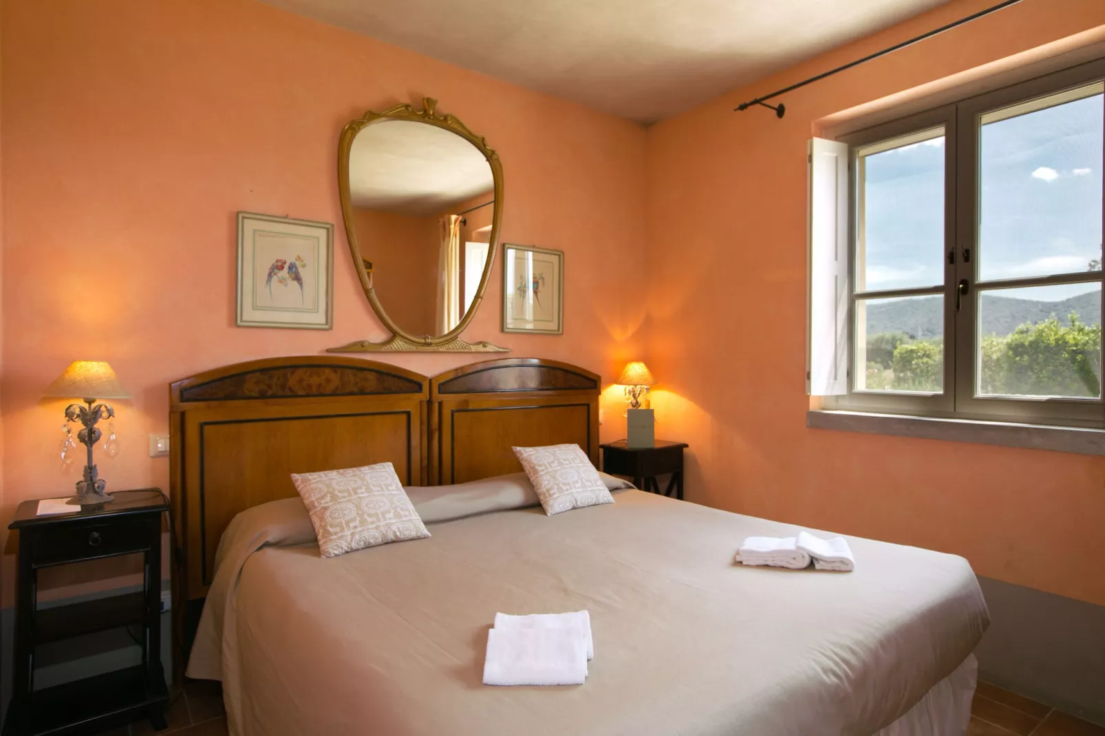 Bozzone Arancio-Bedroom