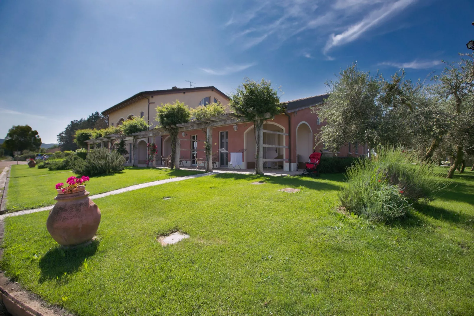 Bozzone Arancio-Exterior summer