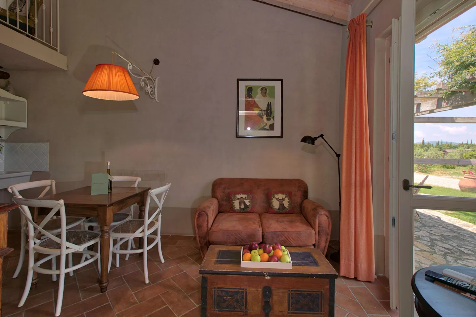 Bozzone Arancio-Dining room