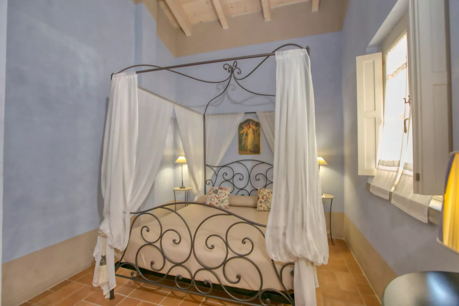 Bozzone Arancio-Bedroom