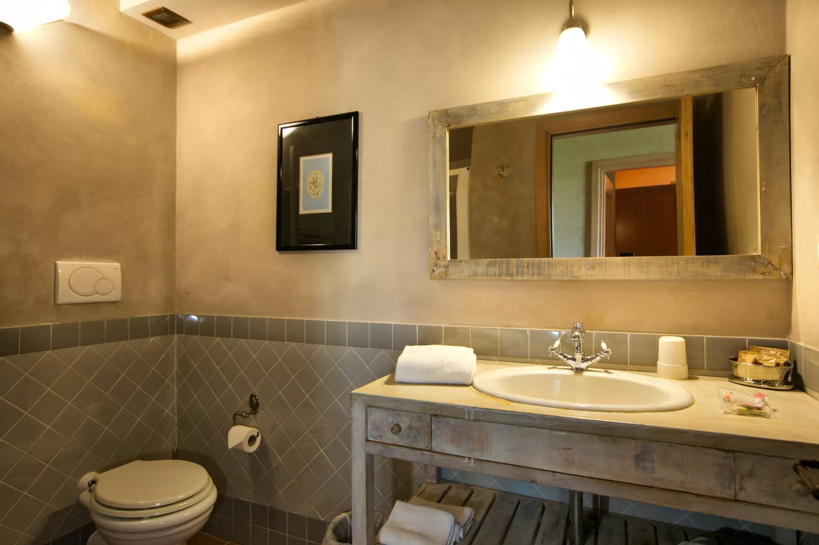 Bozzone Arancio-Bathroom