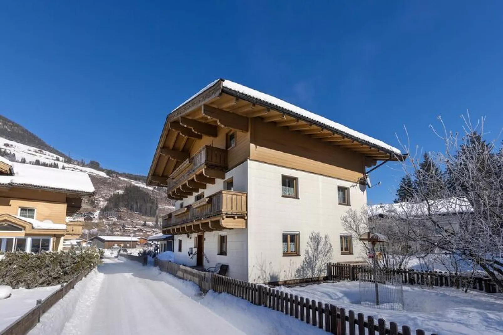 Ferienwohnungen Johann und Eva-Exterior winter