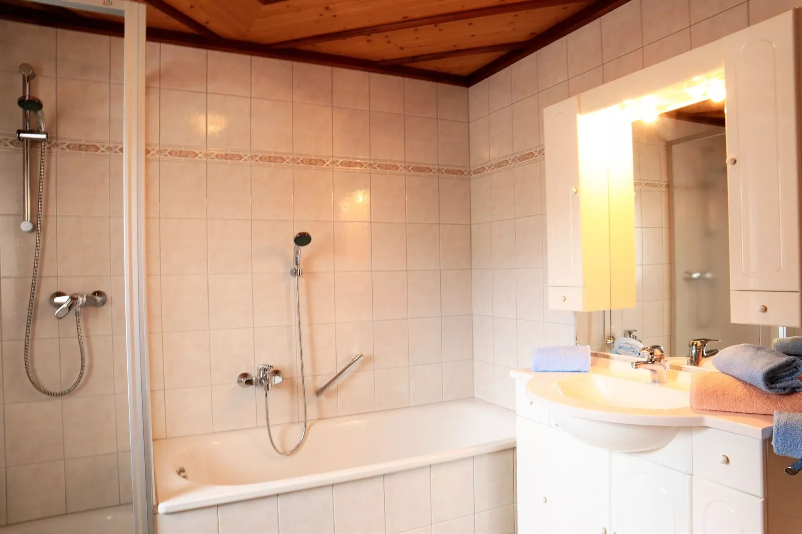 Ferienwohnungen Johann und Eva-Bathroom