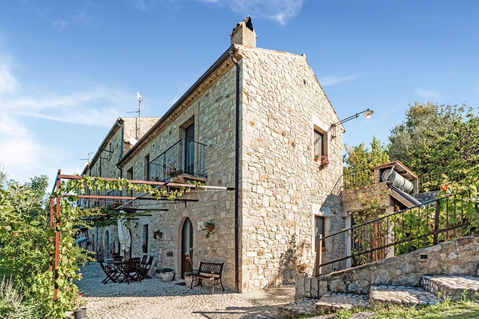 Il Gelso-Exterior summer