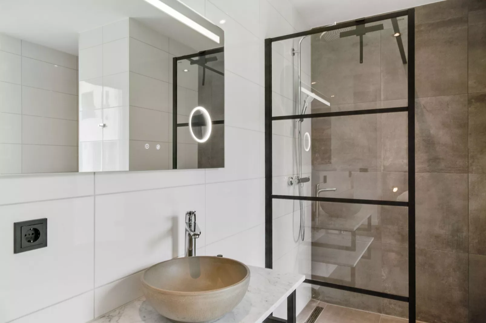 De Koog  nr 4 - 6 pers woning de luxe-Bathroom