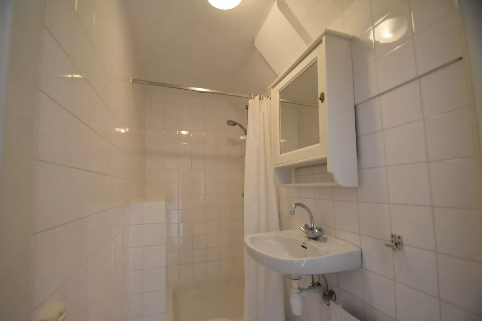 Huize Glory Turkoois-Bathroom