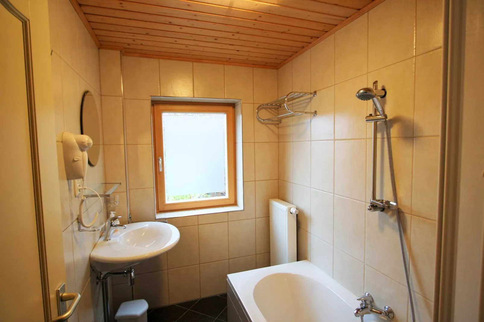Apartment Blick am Mur-Bathroom