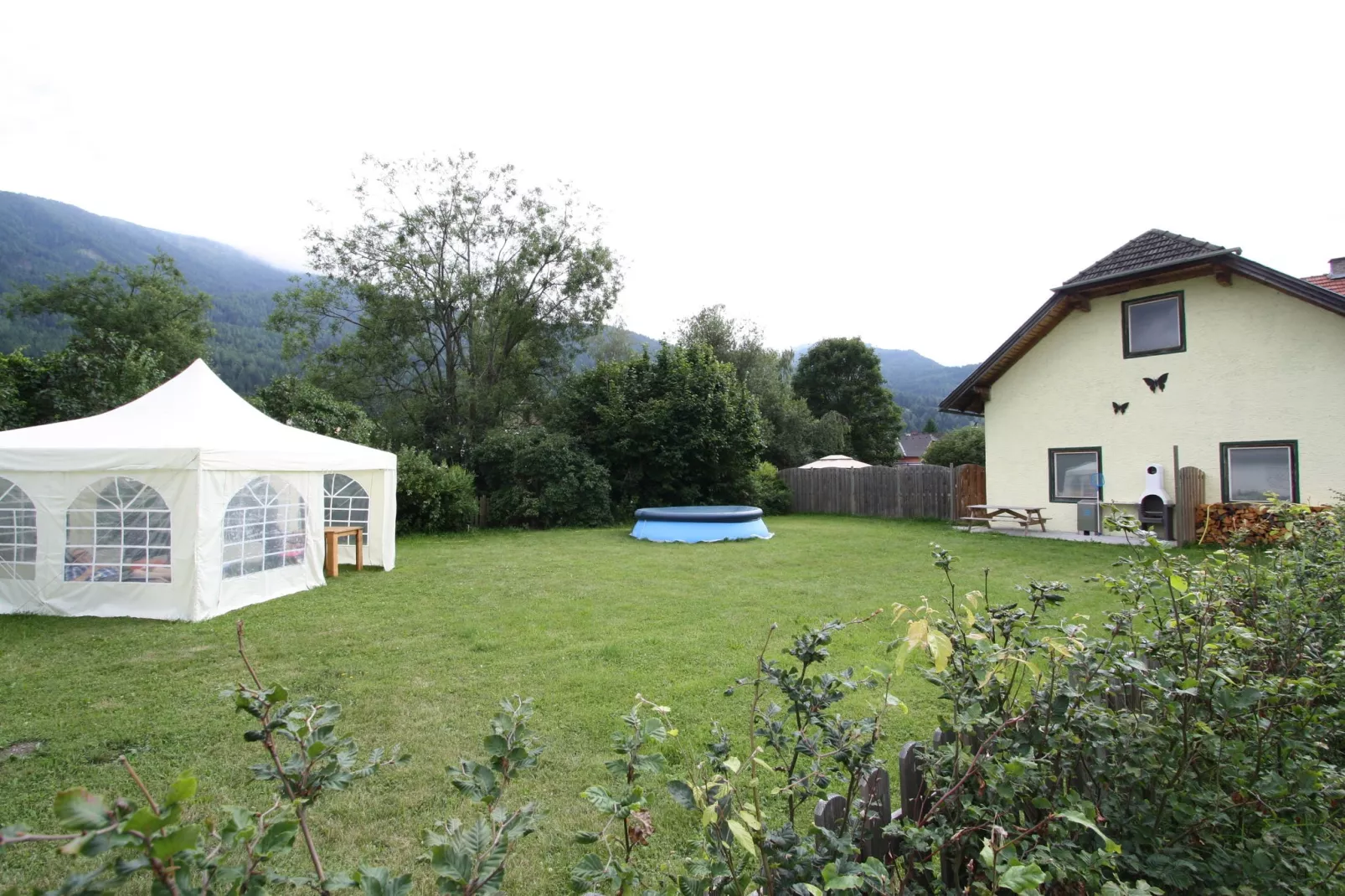 Apartment Blick am Mur-Gardens summer