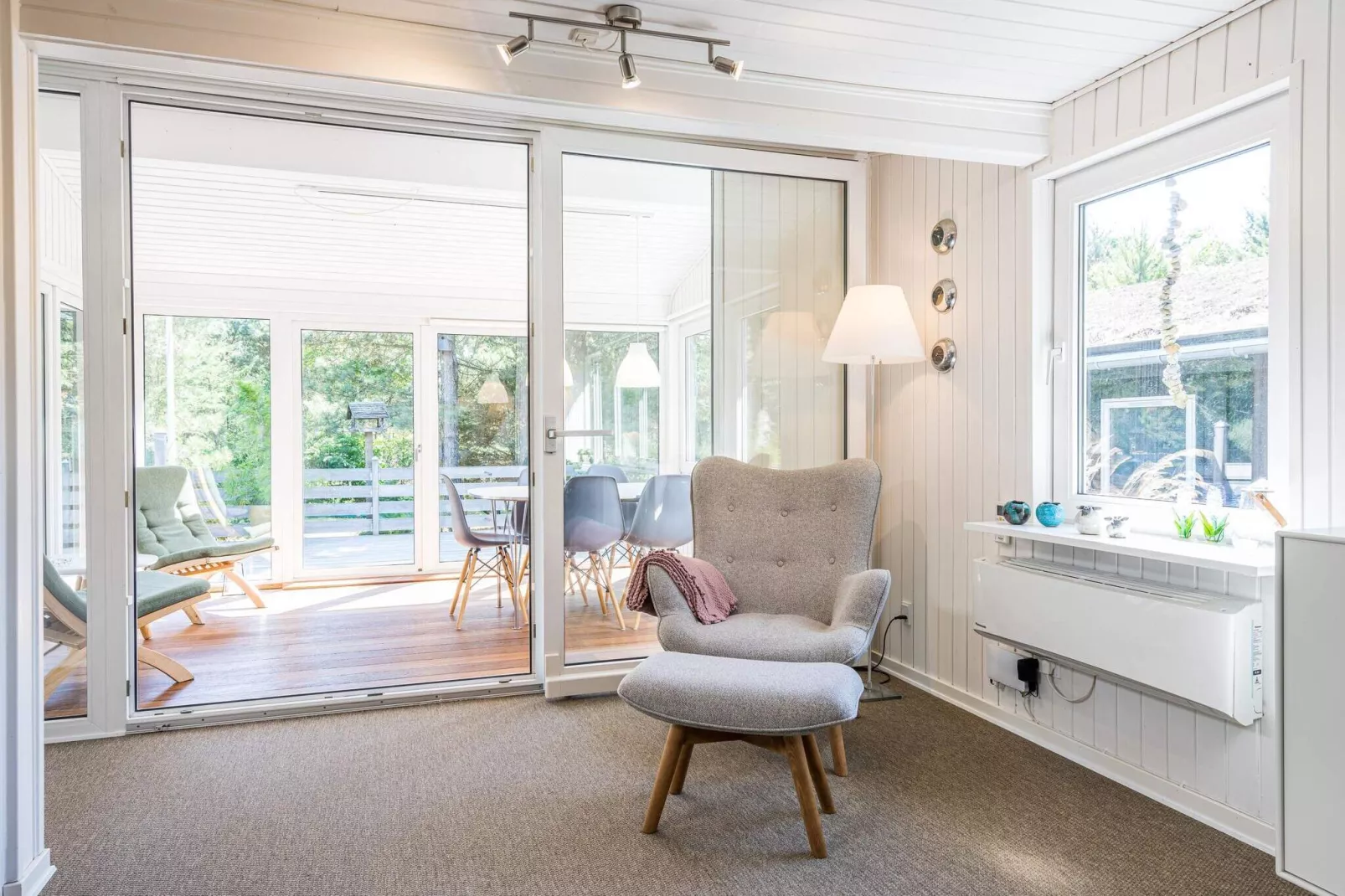 4 person holiday home in Blåvand-Indoor