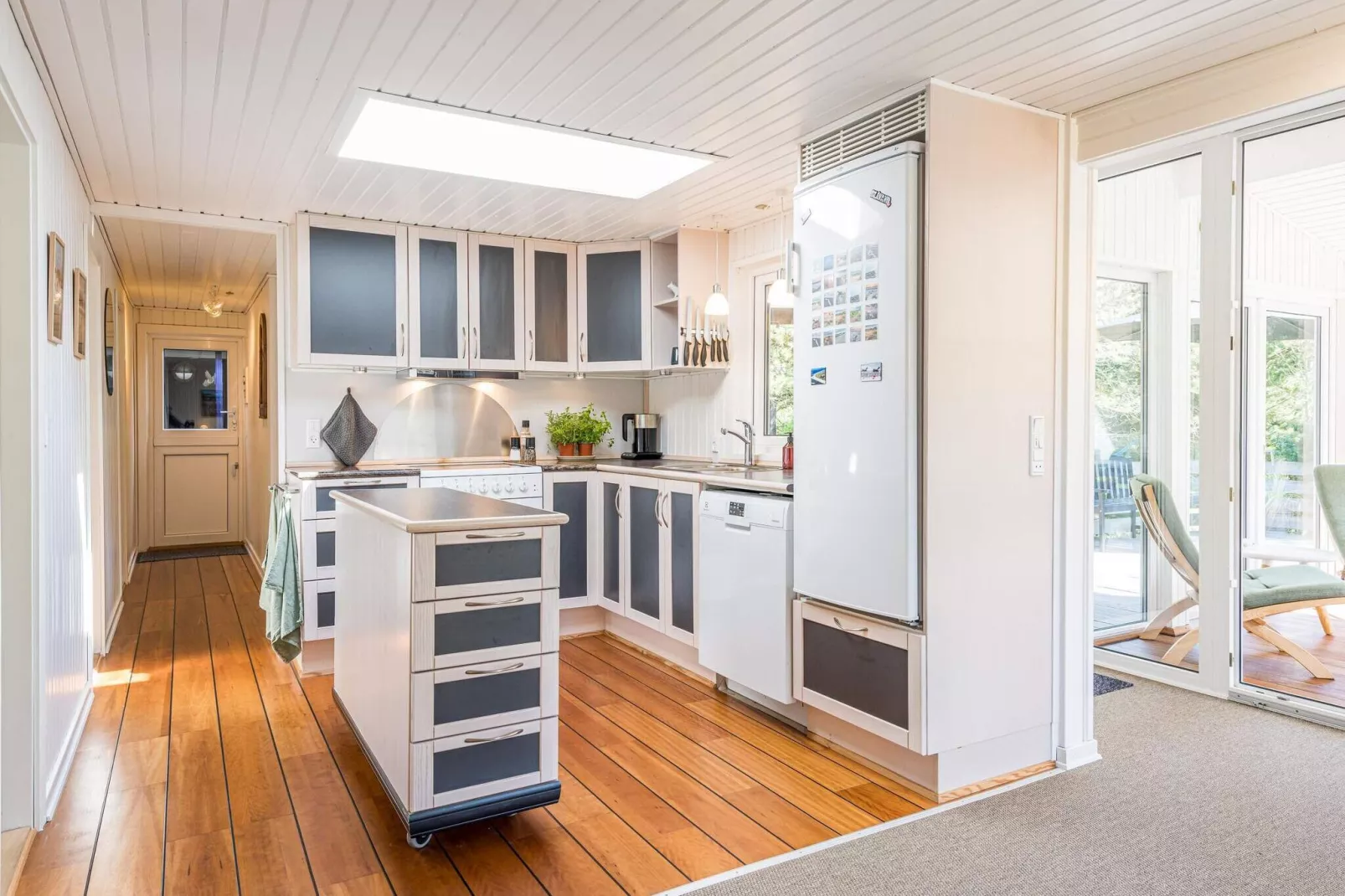 4 person holiday home in Blåvand-Indoor