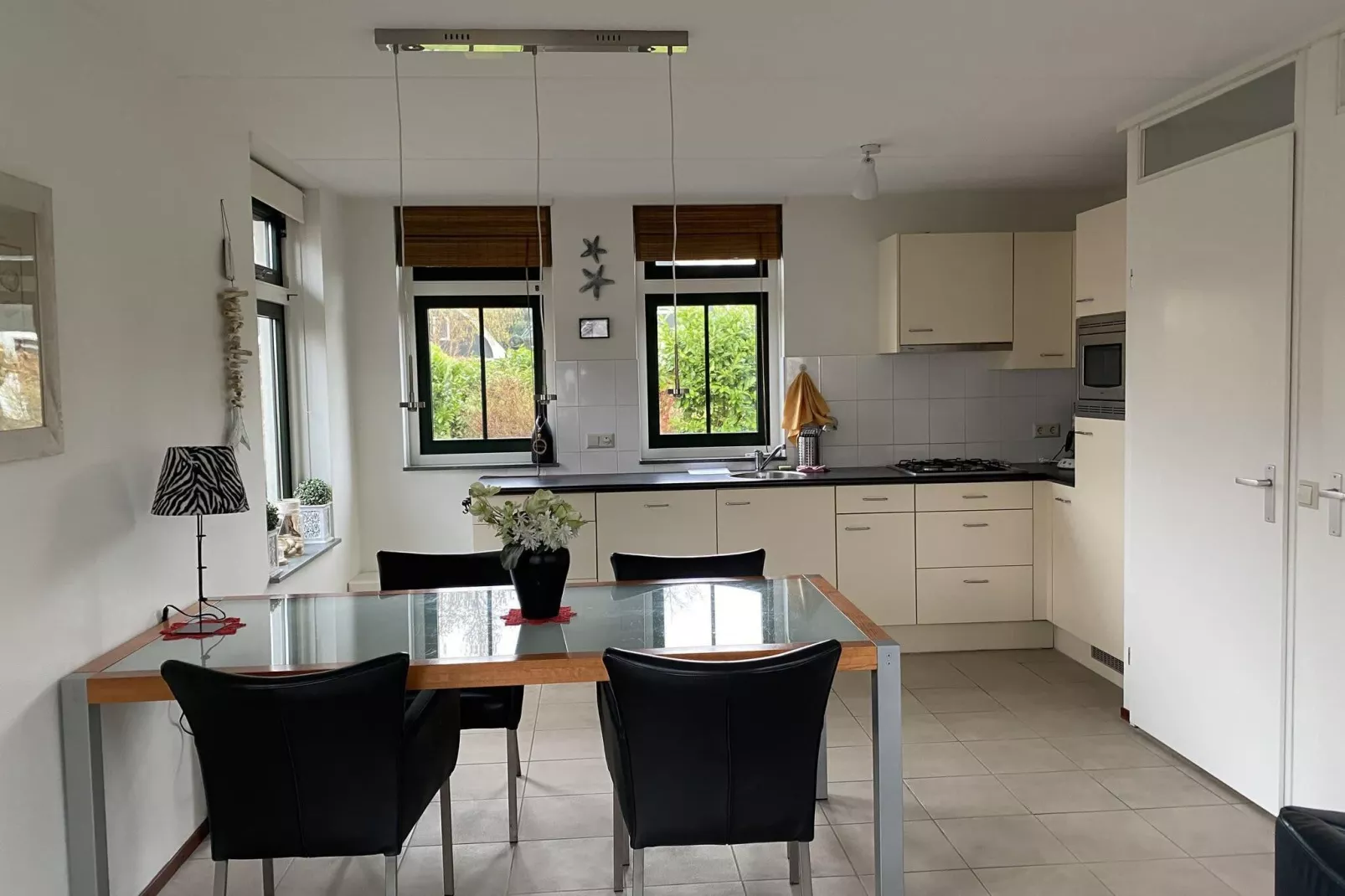Resort Koningshof 1-Kitchen