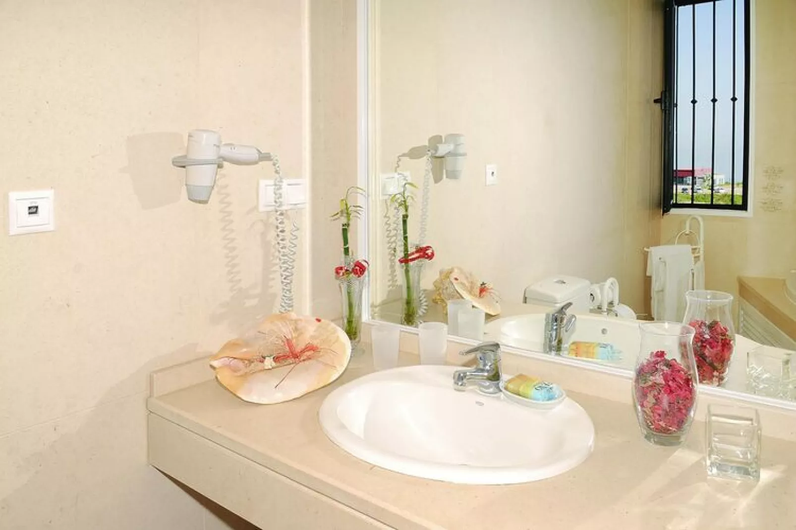 Villa in Caniço-Bathroom