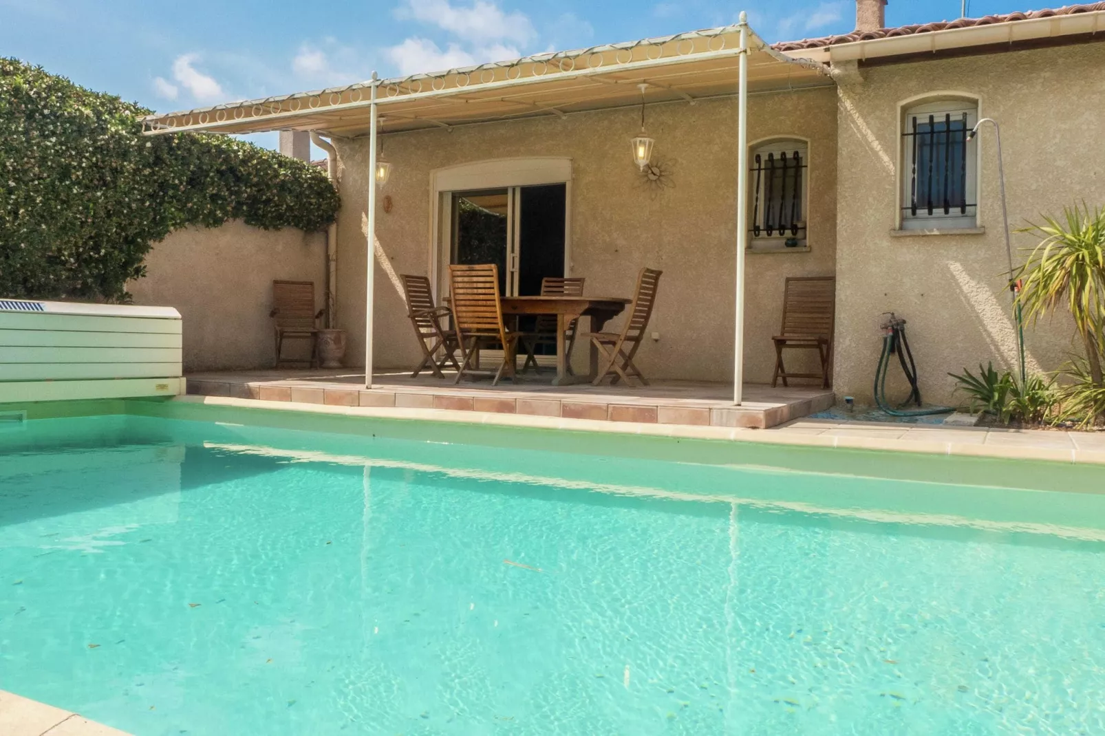 Narbonne-Exterior summer