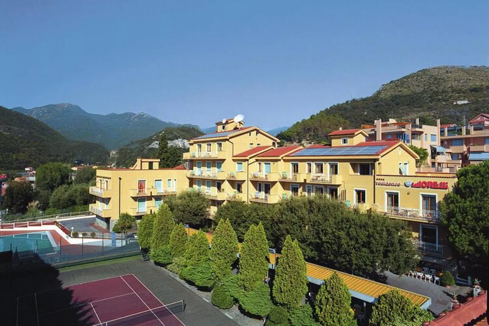 Residence Morelli Pietra Ligure - B5-Exterior summer
