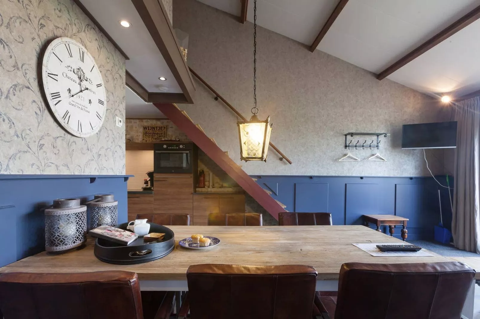 Het Café-Living room