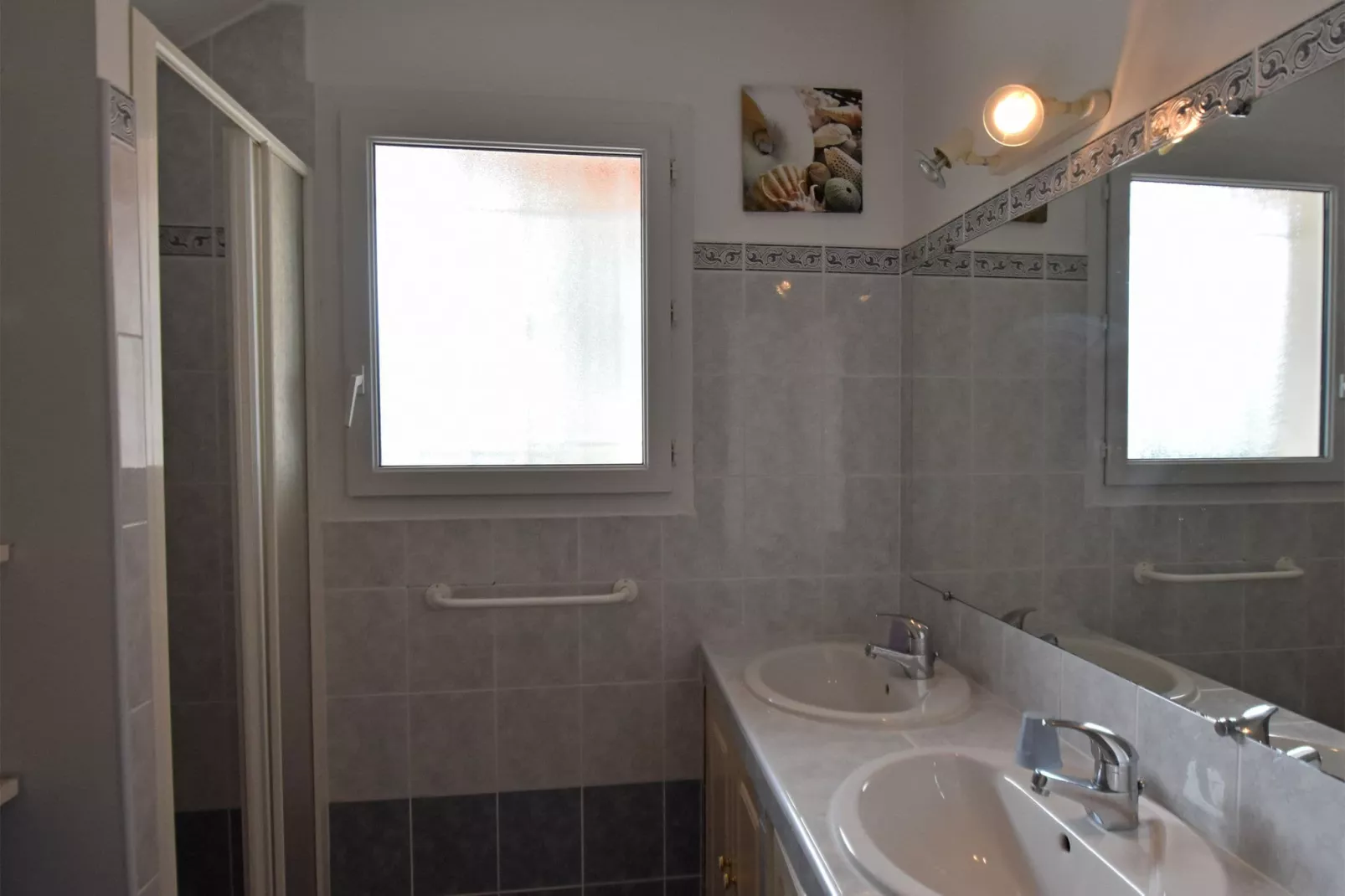 Villa Camargue-Bathroom