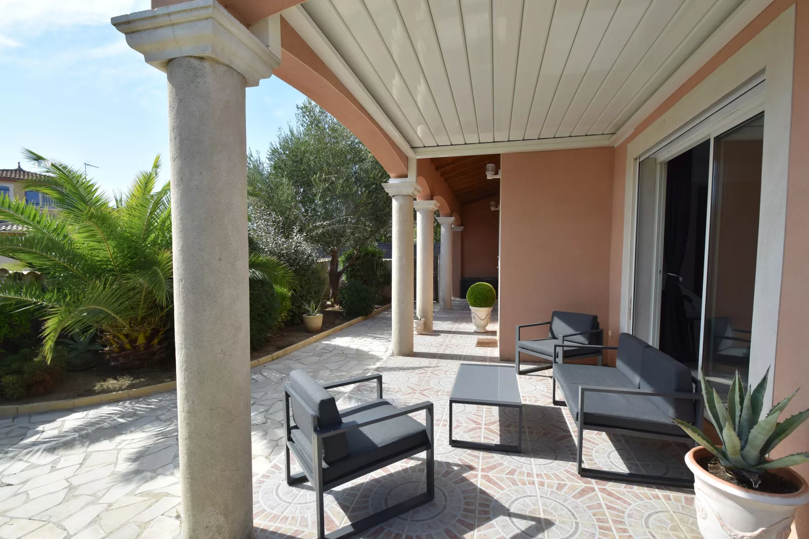 Villa Camargue-Terrace balcony