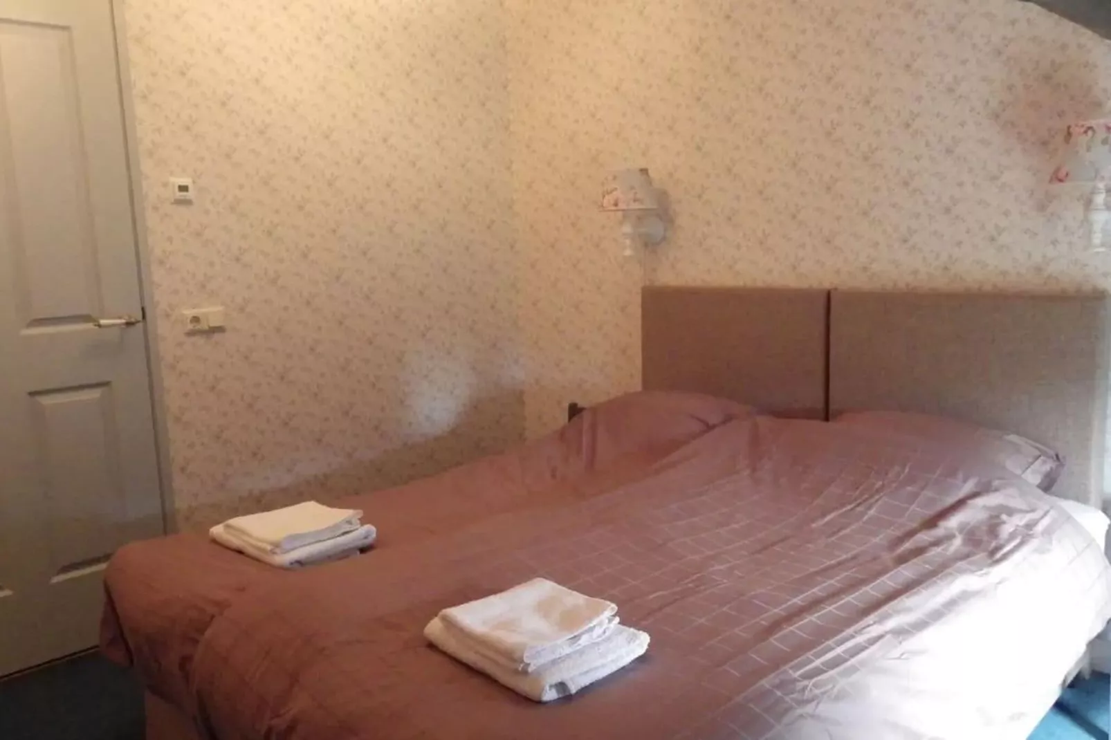 Het Salon Café-Bedroom