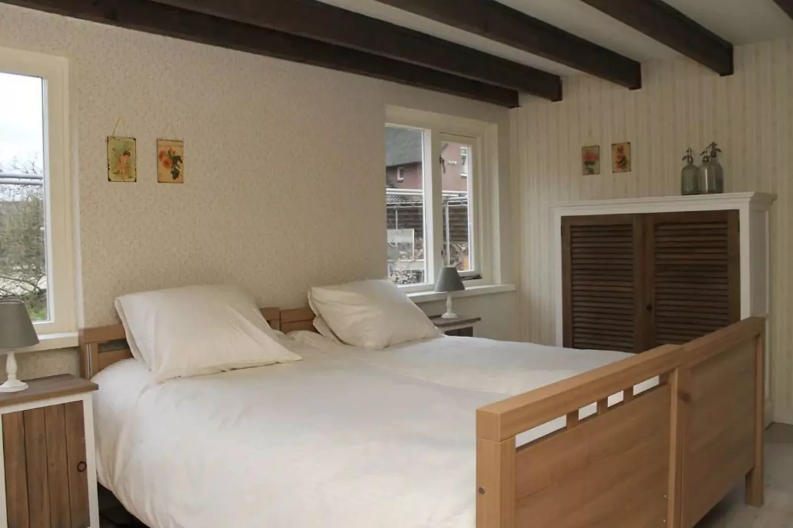Het Salon Café-Bedroom