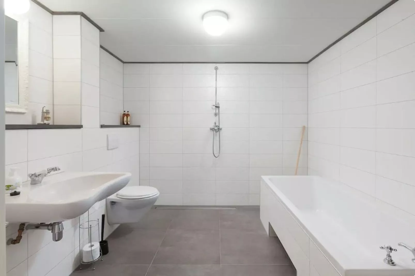 Het Salon Café-Bathroom