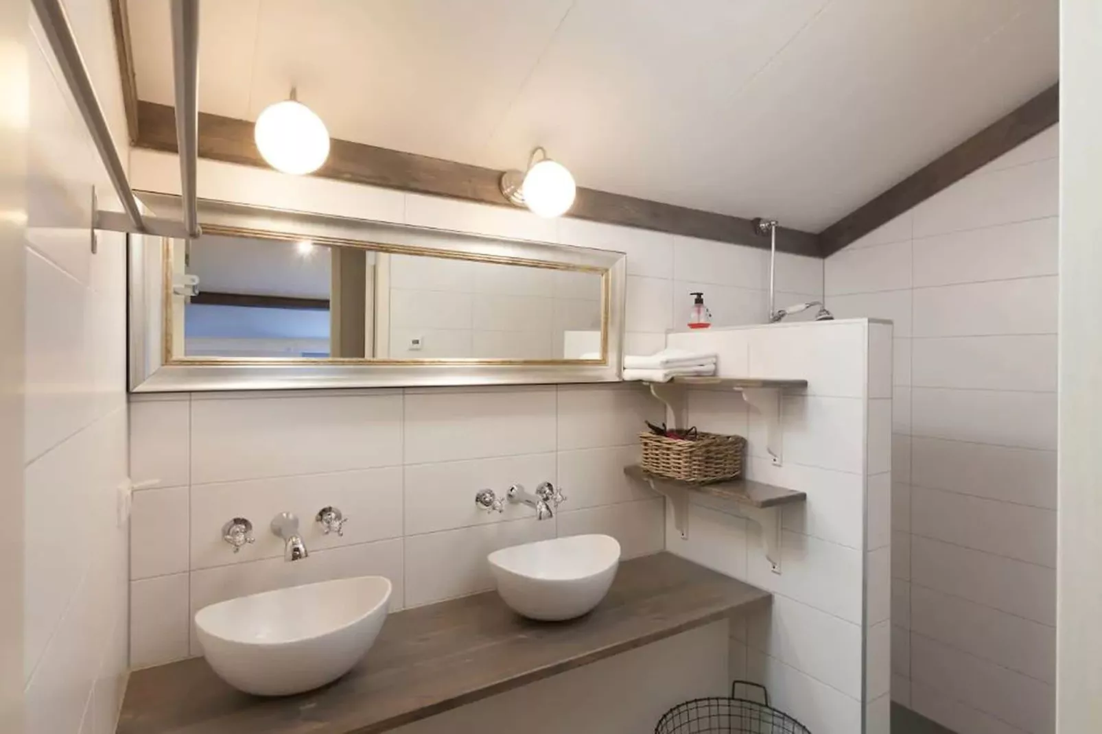 Het Salon Café-Bathroom