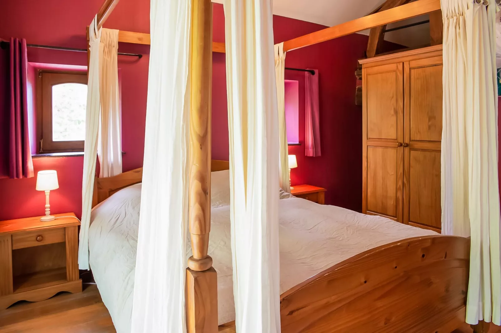 Puits Saint-Jean-Bedroom