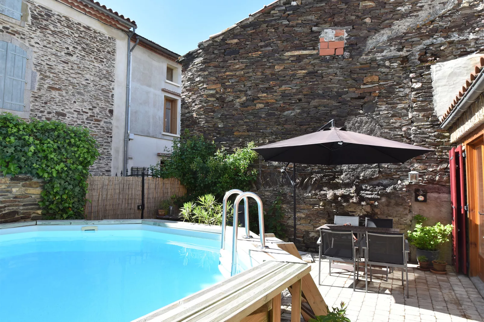 Holiday home with pool in Cuxac-Cabardès-Terrace balcony
