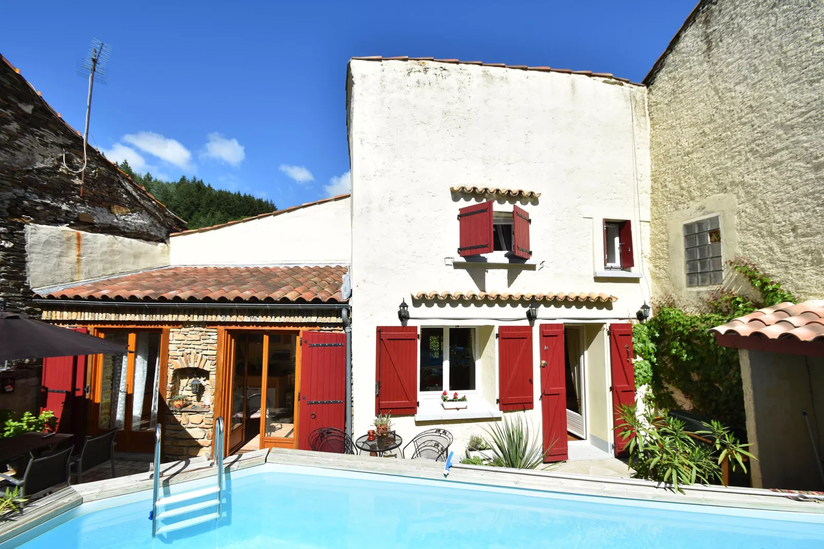 Holiday home with pool in Cuxac-Cabardès-Exterior summer