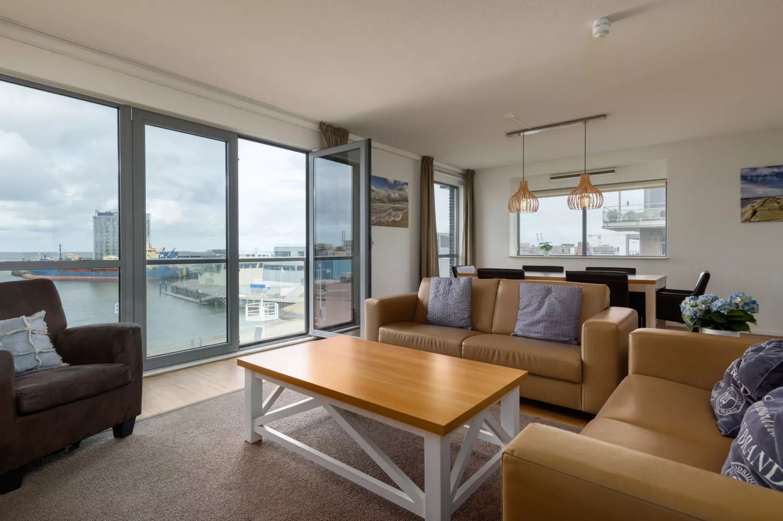 Nautisch Centrum Scheveningen 2-Living room