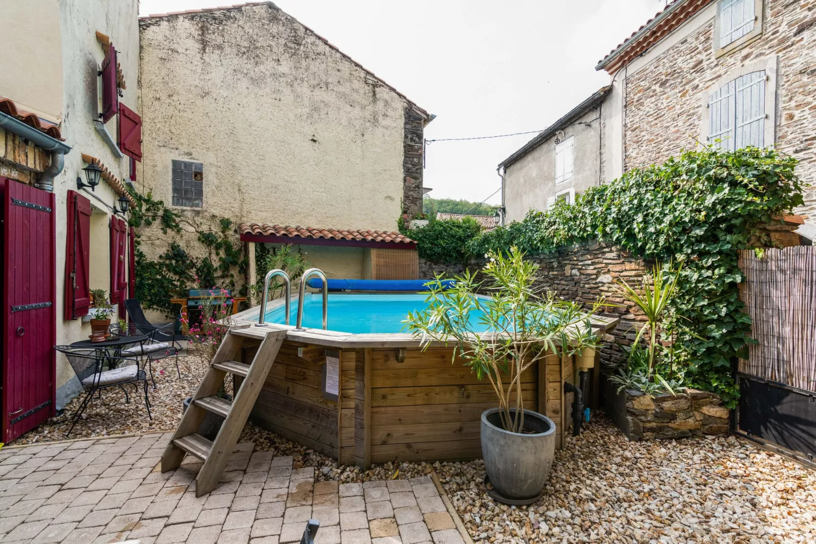 Holiday home with pool in Cuxac-Cabardès-Pool