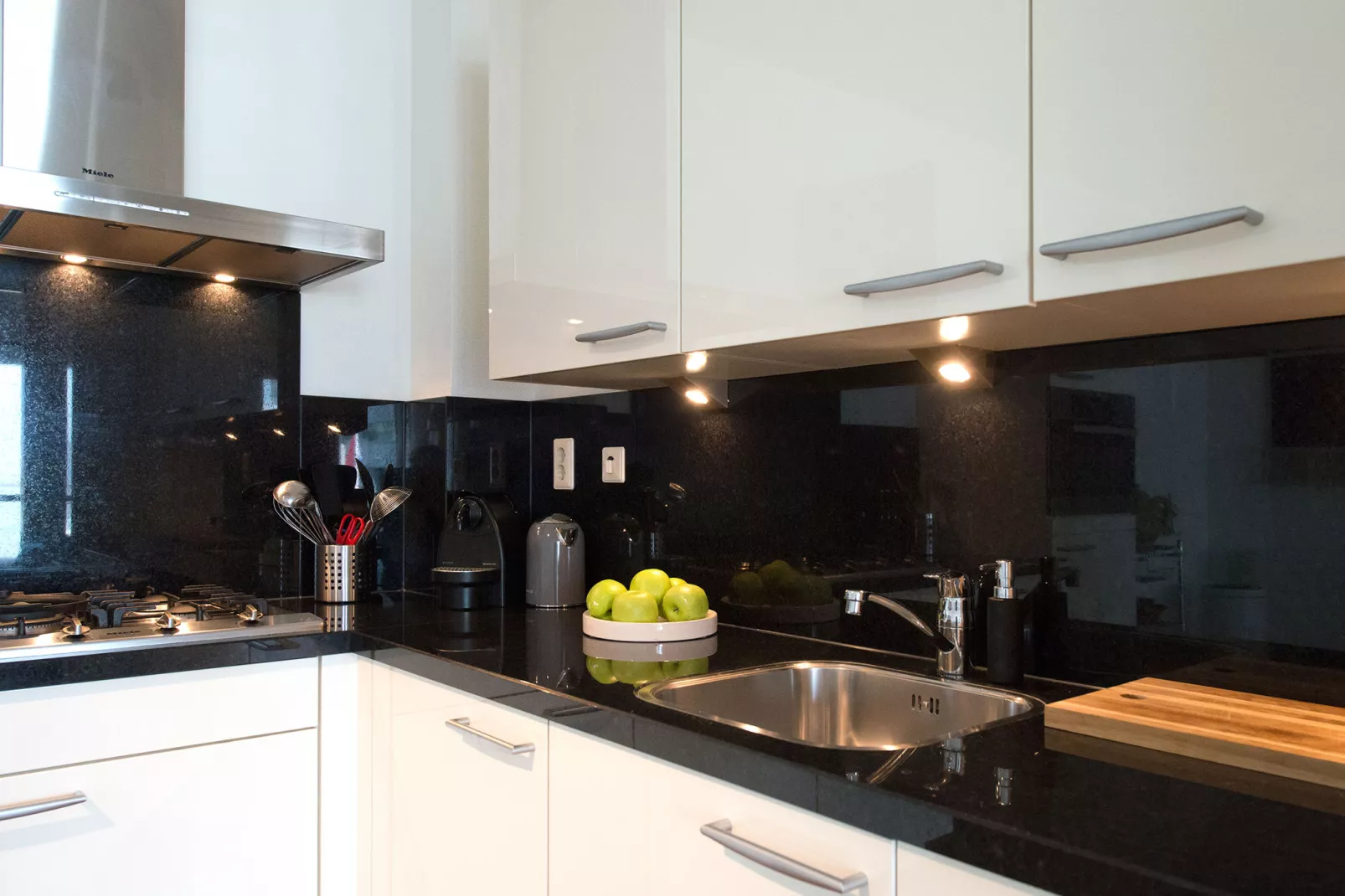 Scheveningen Harbour 22c-Kitchen