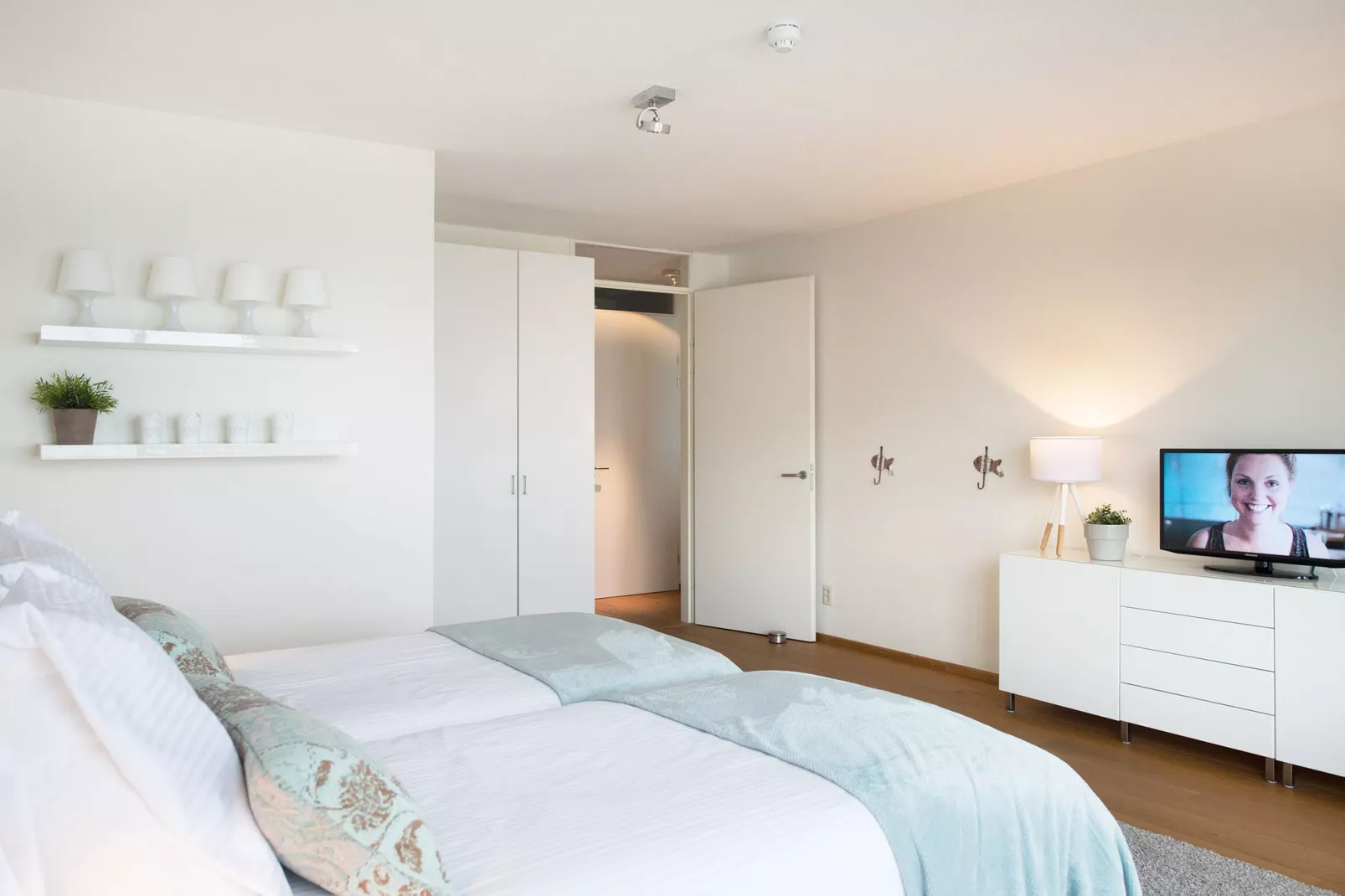 Scheveningen Harbour 22c-Bedroom