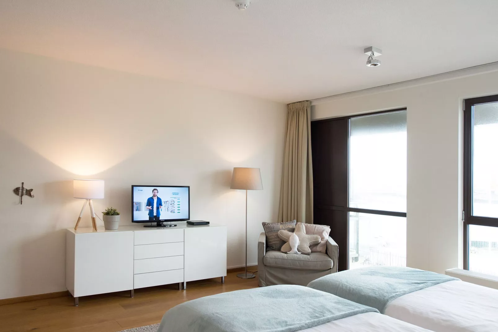 Scheveningen Harbour 22c-Bedroom