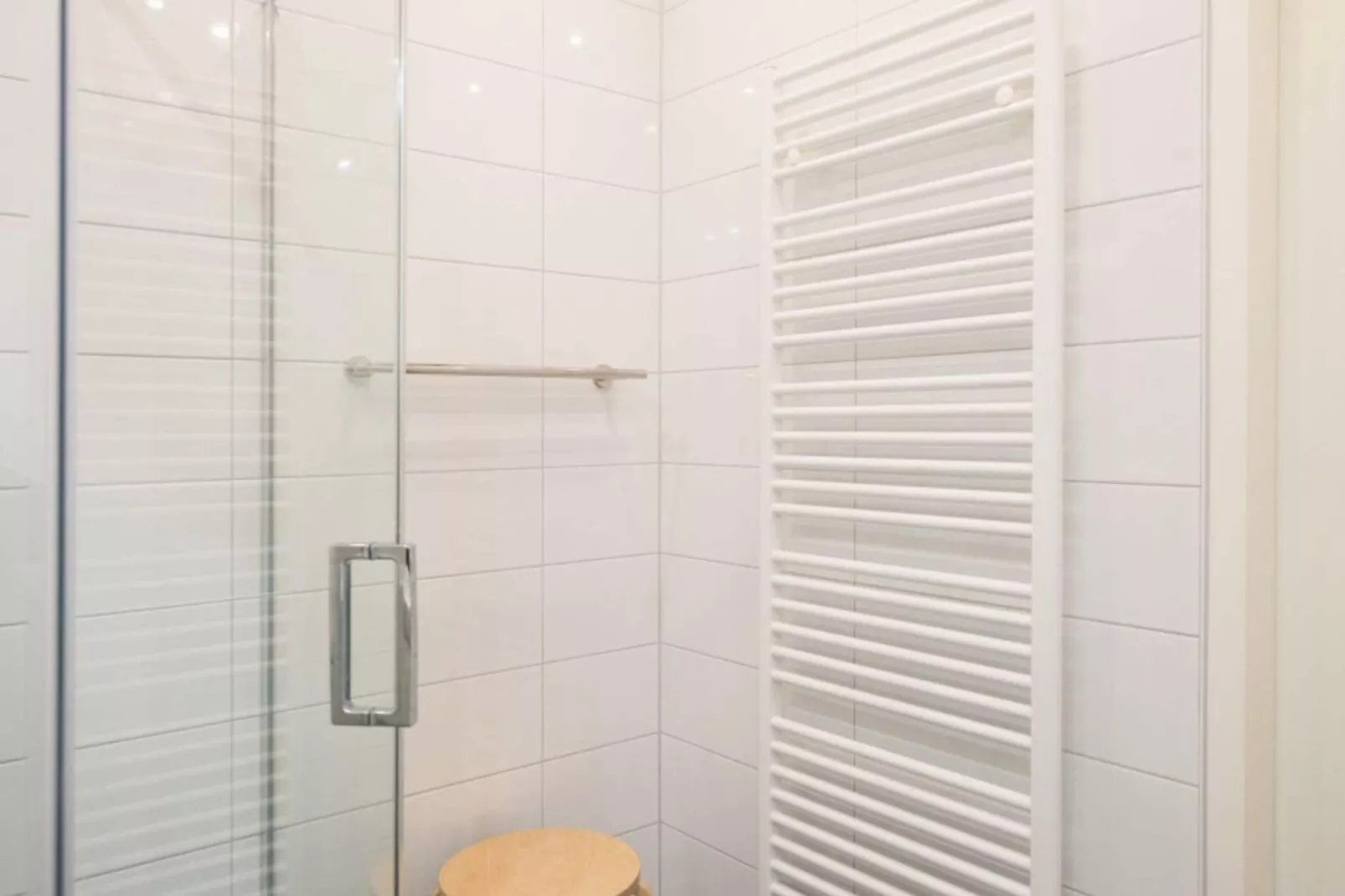 Scheveningen Harbour 54c-Bathroom