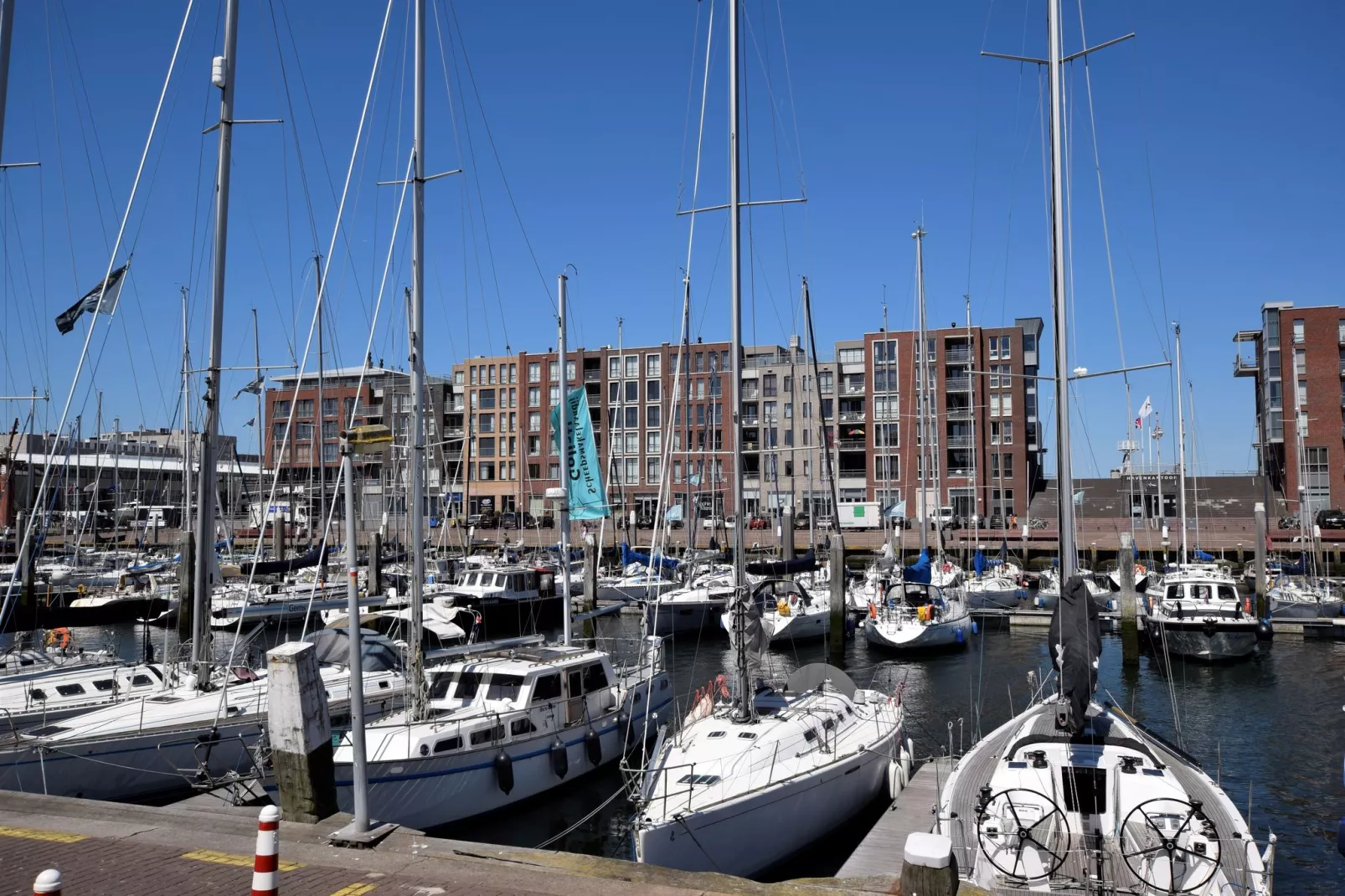 Scheveningen Harbour 54c-Areas summer 1km