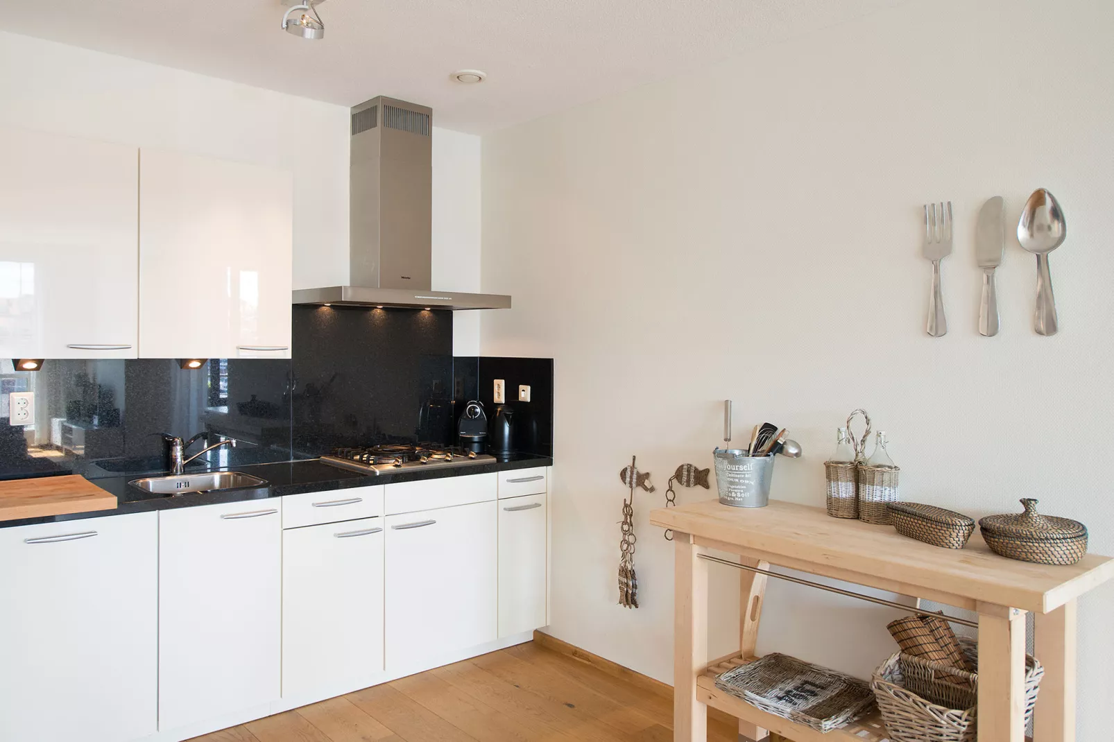 Scheveningen Harbour 22-Kitchen
