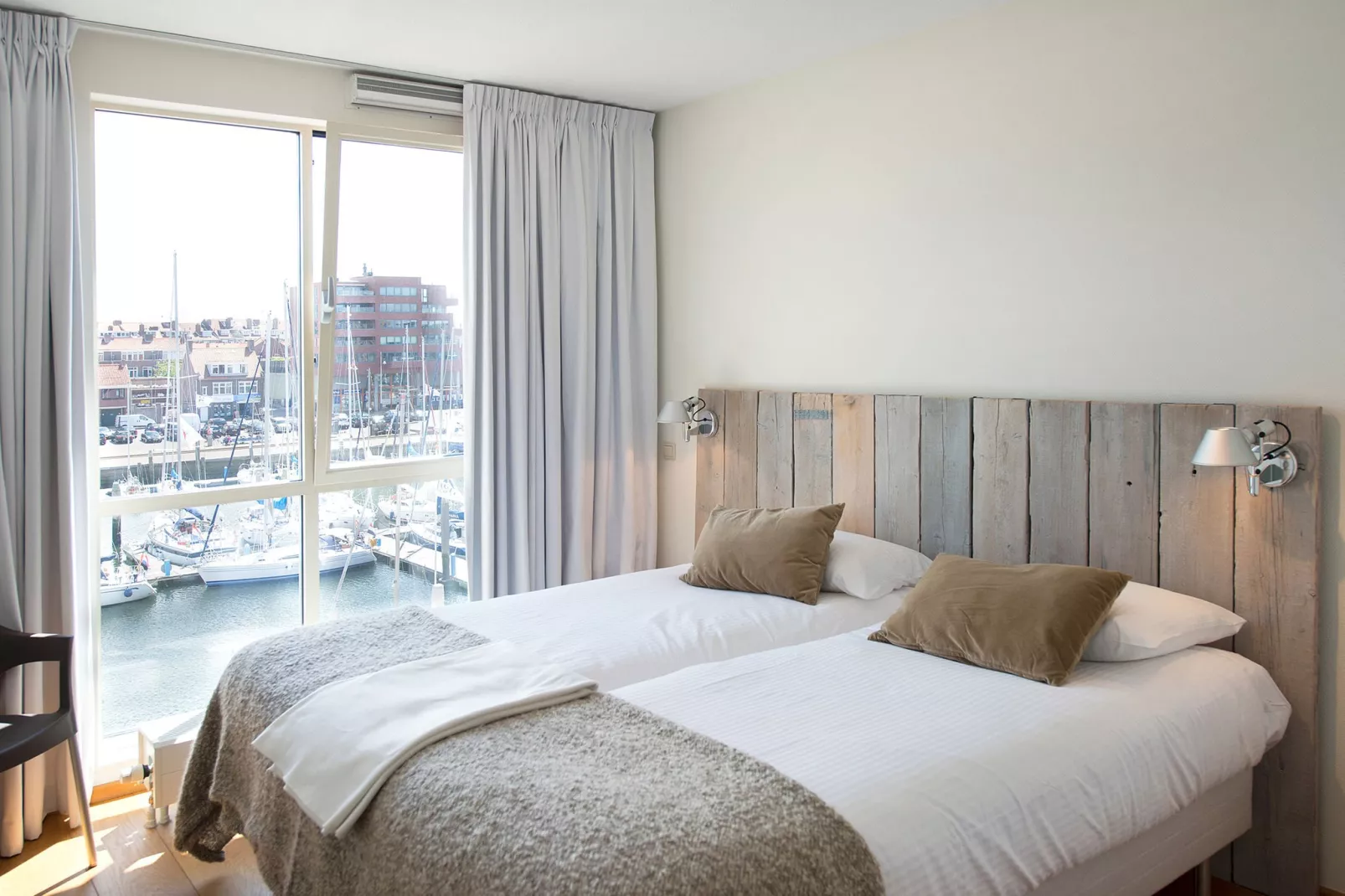 Scheveningen Harbour 22-Bedroom