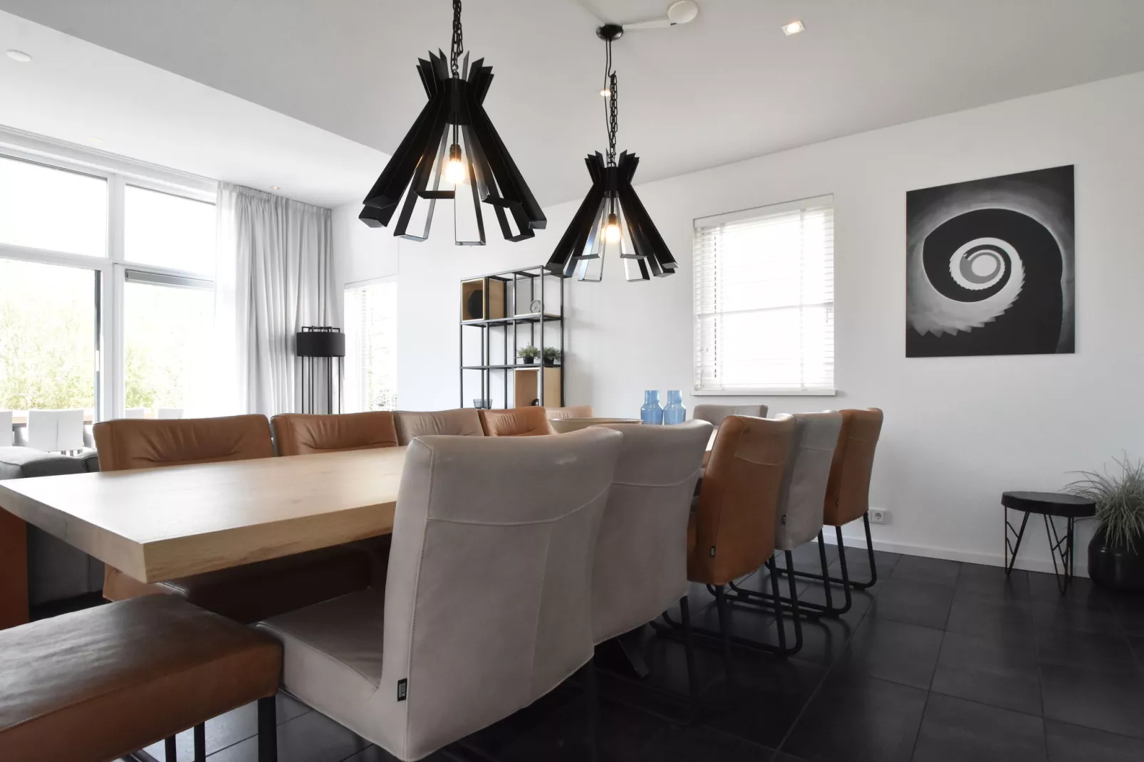 Villa Black & White Harderwijk 209-Dining room